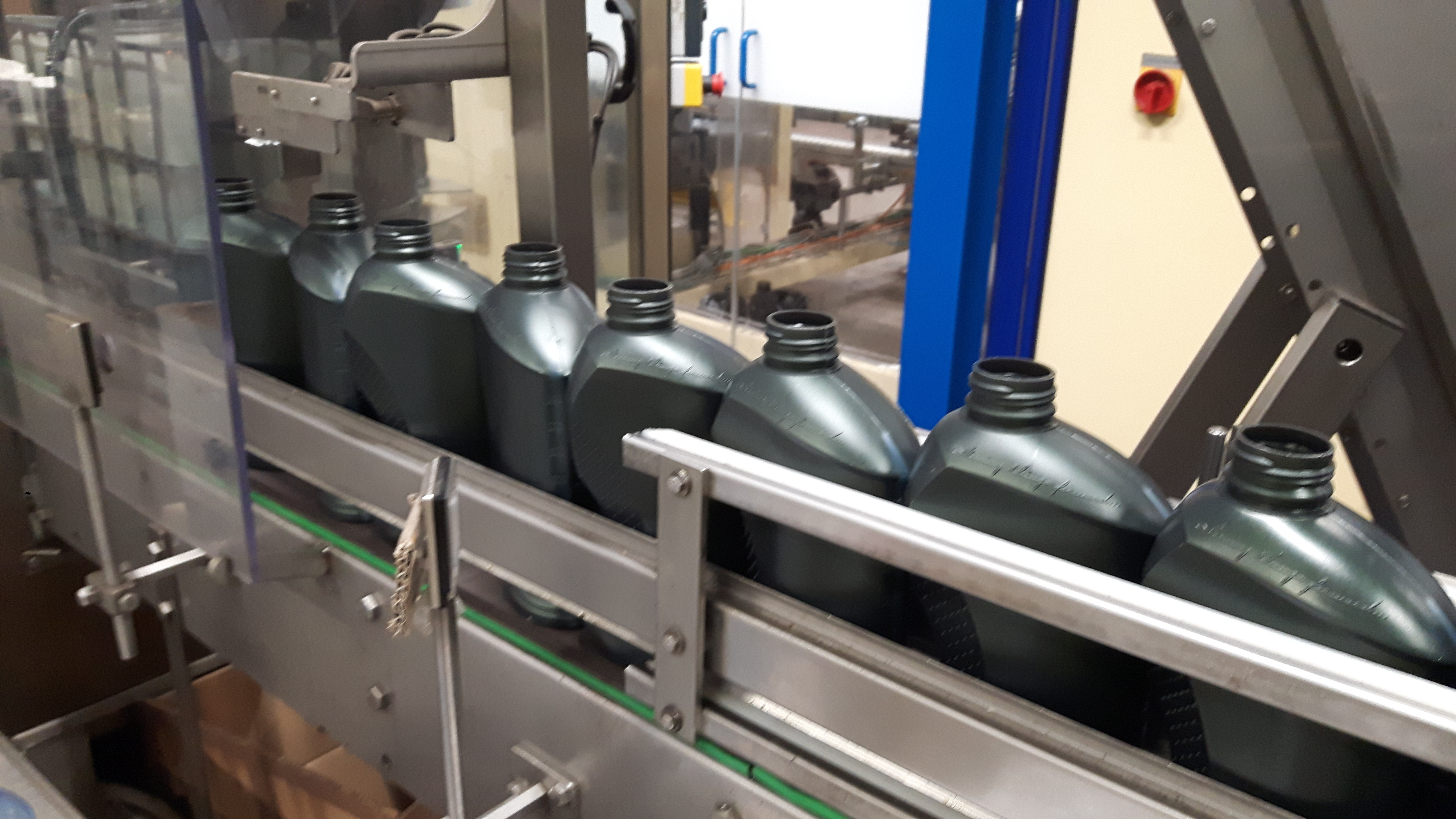 MPM Oil maakt en levert olie voor de automobiel markt en heeft ISO 9001